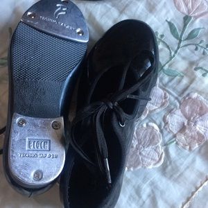 Bloch Techno tap shows size12.5 black